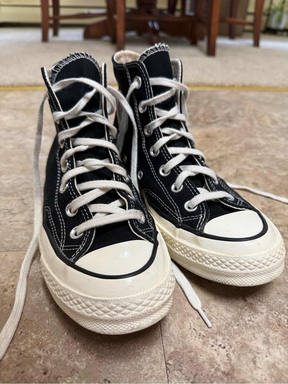Women 7.5 Converse Black Chuck Taylor Sneakers